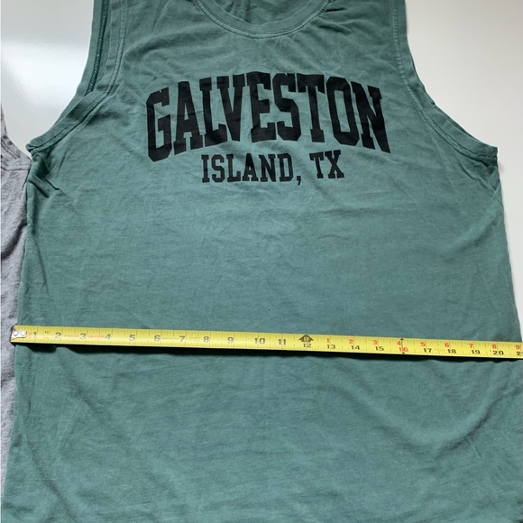 Lot Of 2‎ Tank Tops, Disneyland Resort L, Galveston M - Picture 8 of 10